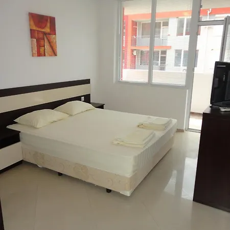 Stefani Приморско