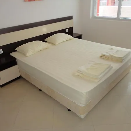 Stefani Приморско