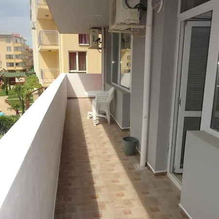 Stefani Приморско