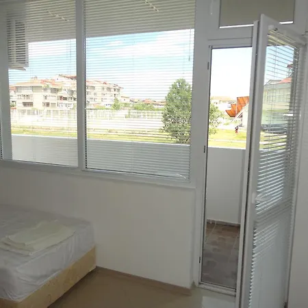 Апартамент Stefani Приморско