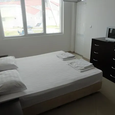 Stefani Приморско