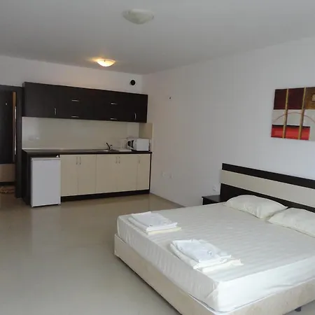 Stefani Приморско