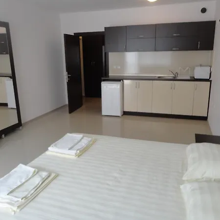 Stefani Приморско