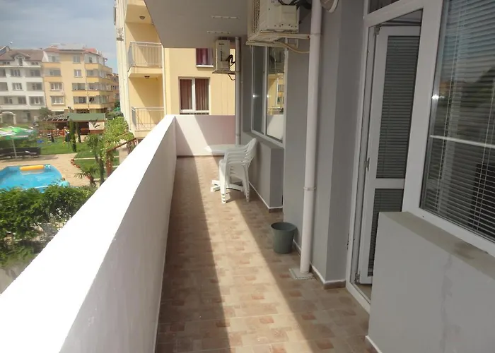 Stefani Приморско