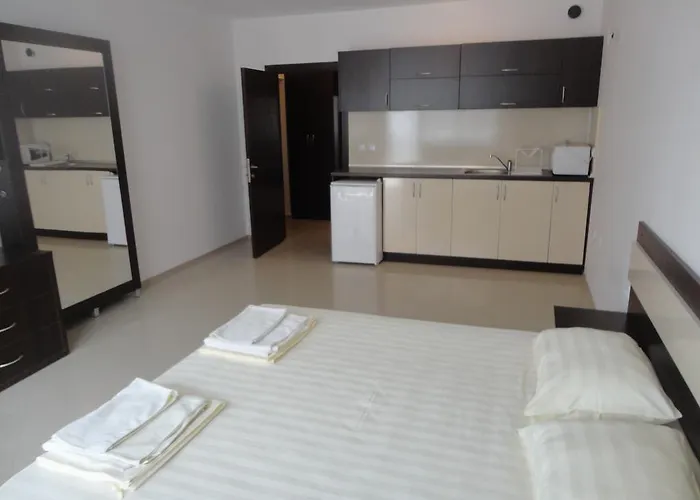 Stefani Приморско